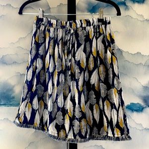 Feather print elastic-waisted skirt with fringe hem - size S 🪶